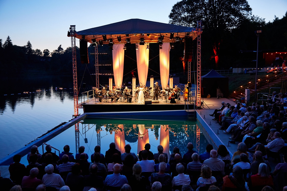 Klassiker auf dem Vulkan - SWR Bigband und Max Mutzke