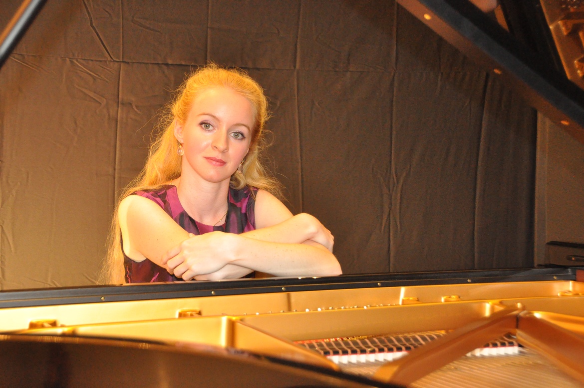 Viktoria Hirschhuber Klavierrezital *Benefizkonzert*