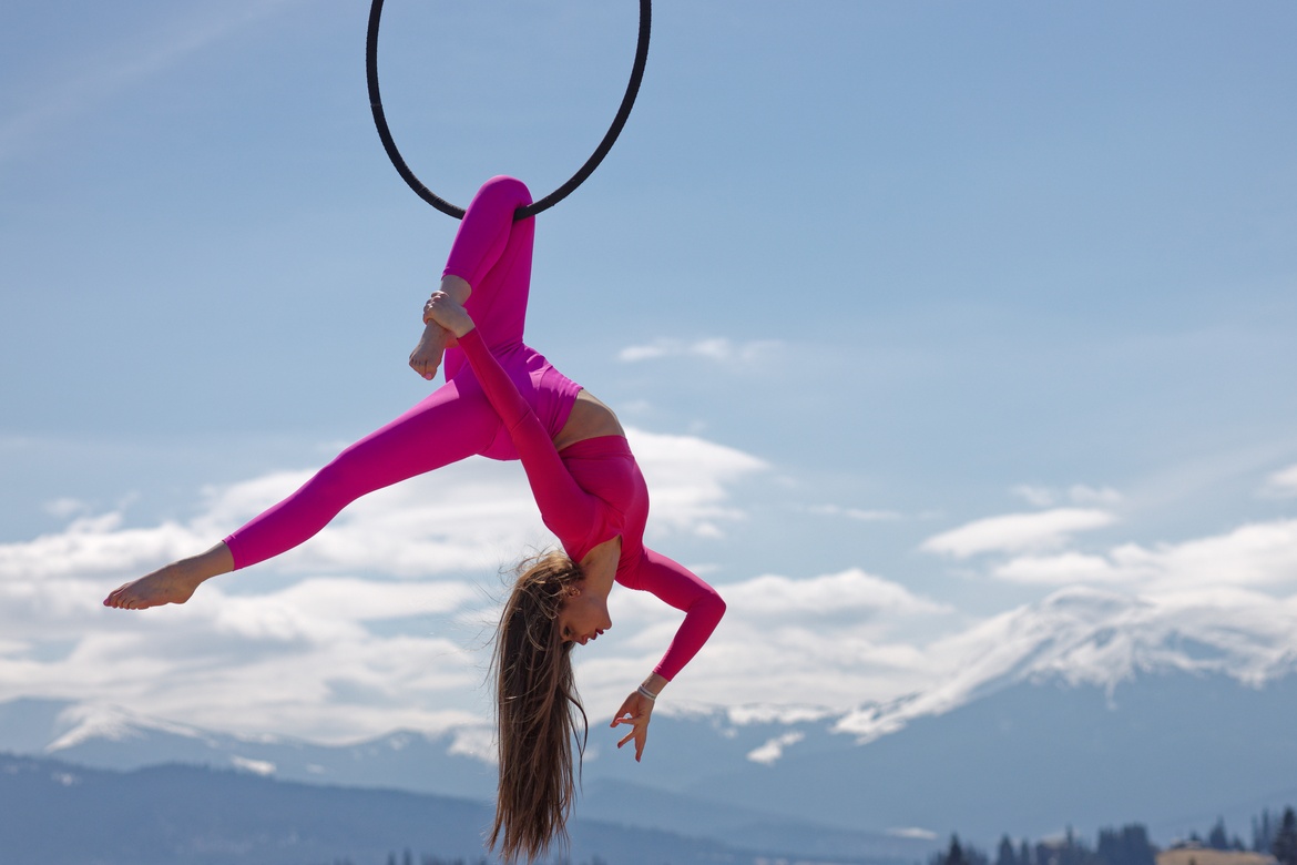Angelina Usmanova - AERIAL HOOP & POLE EXOTIC
