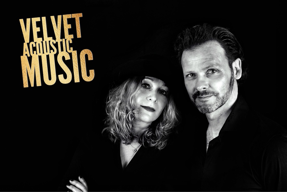Velvet Acoustic Music im Sommergarten