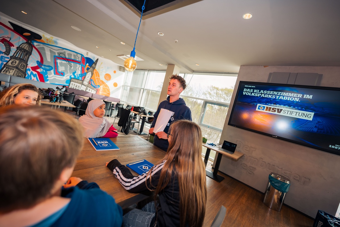 Klassenzimmer im Volksparkstadion