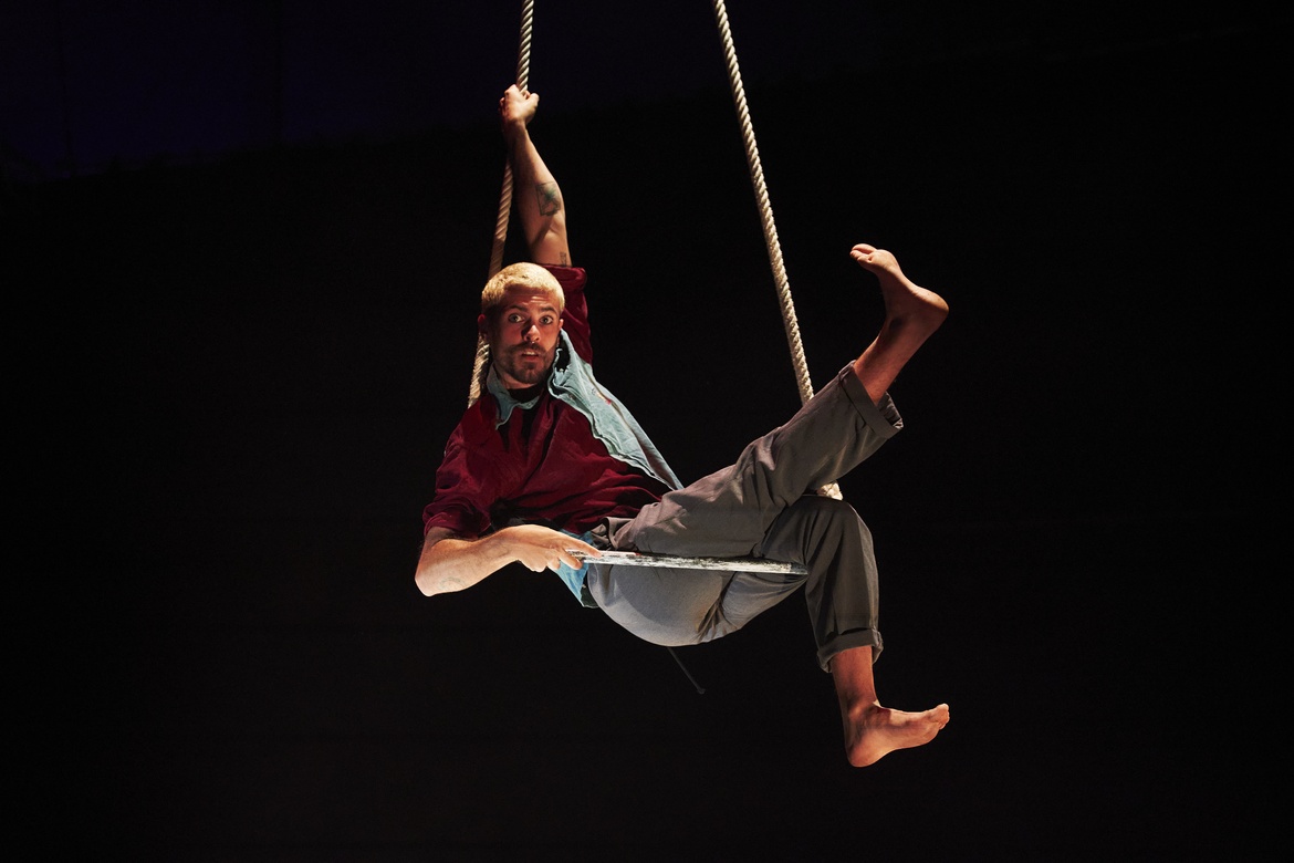 Nicolas Stocco - Aerial Hoop&Trapeze - Harmonic Motion