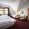 9er Bett Zimmer - Gemeinschaftsbad im Zimmer - (Paare / Vorzugsweise Damen)