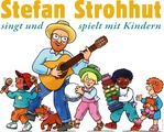 Stefan Strohhut singt und spielt mit Kindern