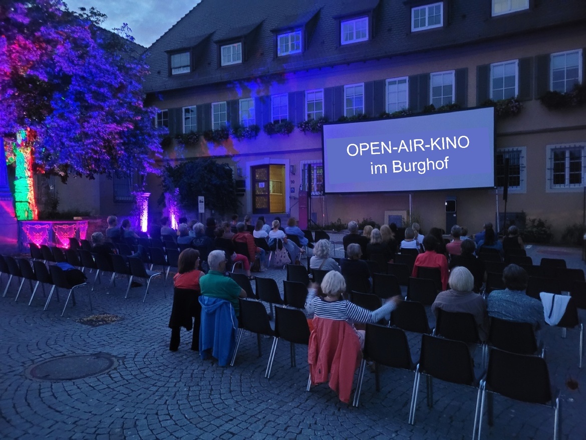 Open-Air-Kino im Burghof