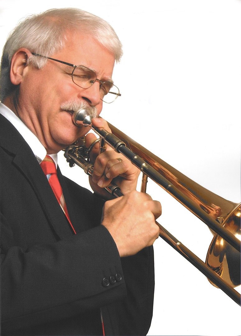 JAZZ AND MORE „Richard Roblee Swings and Sings“