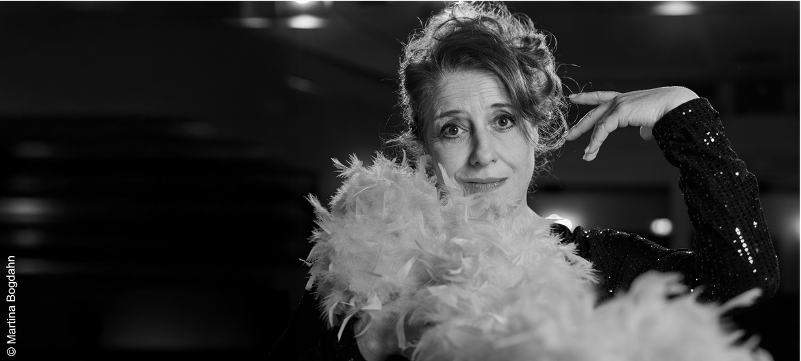 Luise Kinseher - "MARY FROM BAVARY" Endlich SOLO!