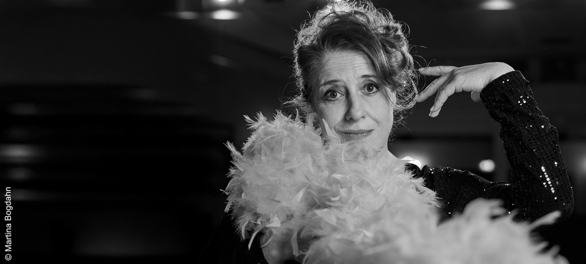 Luise Kinseher - "MARY FROM BAVARY" Endlich SOLO!