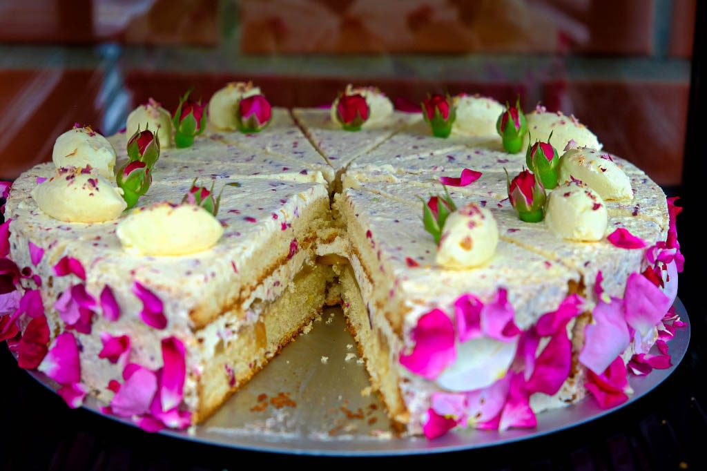 Kochen und Backen mit Rosen