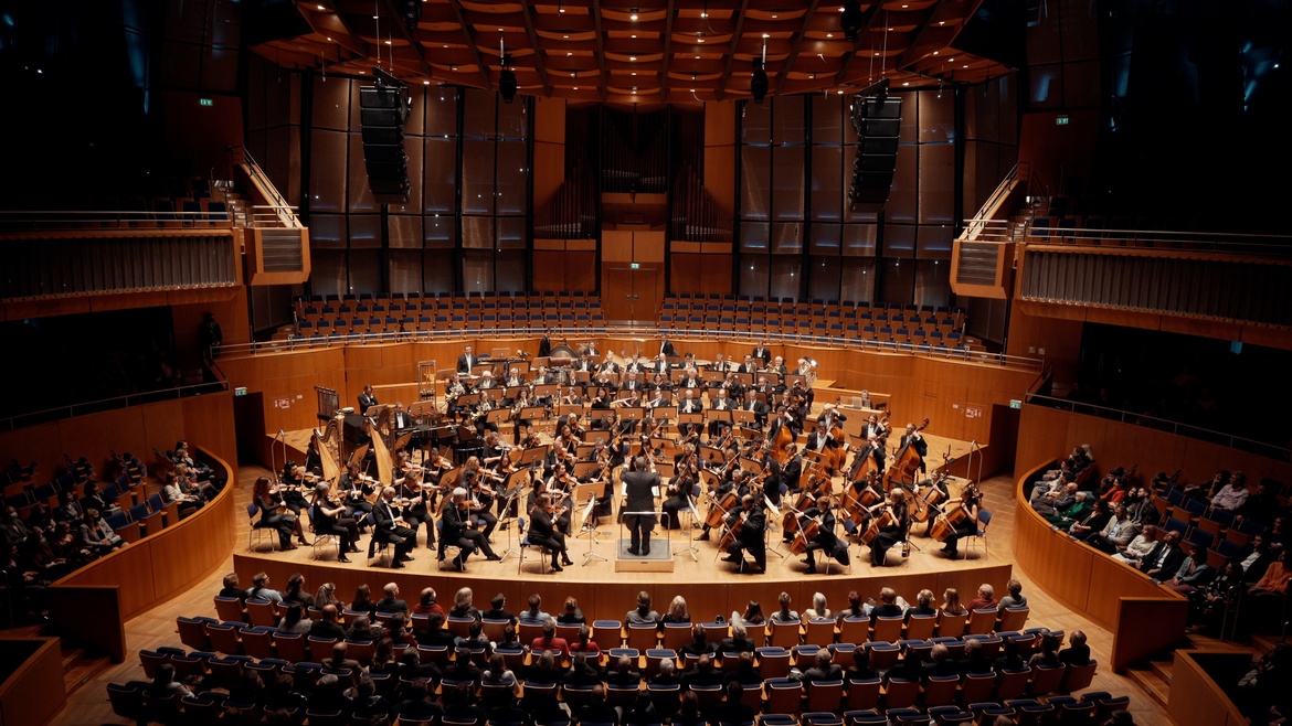 Sinfoniekonzert mit Camerata Louis Spohr (Düsseldorf) und Pianist Martin Stadtfeld