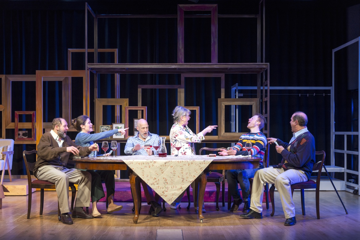 Theater: Und wenn wir alle zusammenziehen?