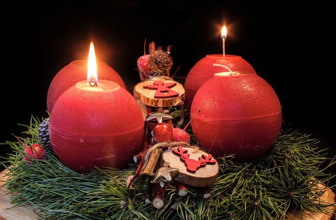 Adventskränze aus Naturmaterialien